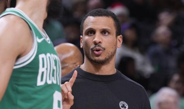 绿军主帅已经斩获生涯百胜，他和球员们相互成就