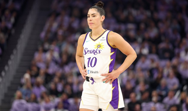 战旧主表现一般！普拉姆19中6&amp;amp;外线7中1，出现5次失误