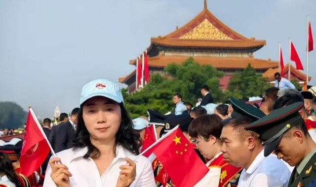 Milan sports-“祥榕，替你在现场观礼九三阅兵，妈妈感到无比自豪！”