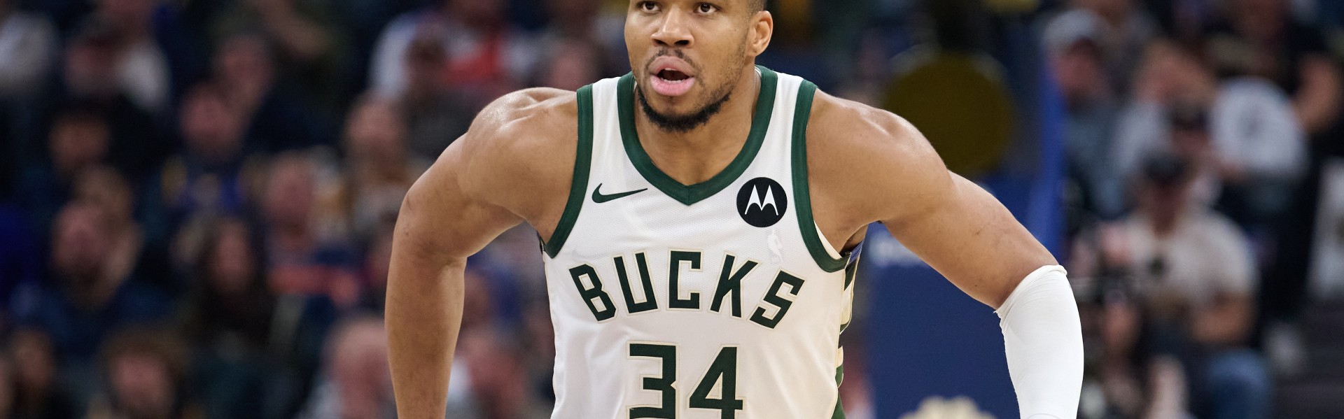 Milan sports-没太多办法！字母哥半场得10分4板5助 多次强攻搏犯规&amp;罚球8中6